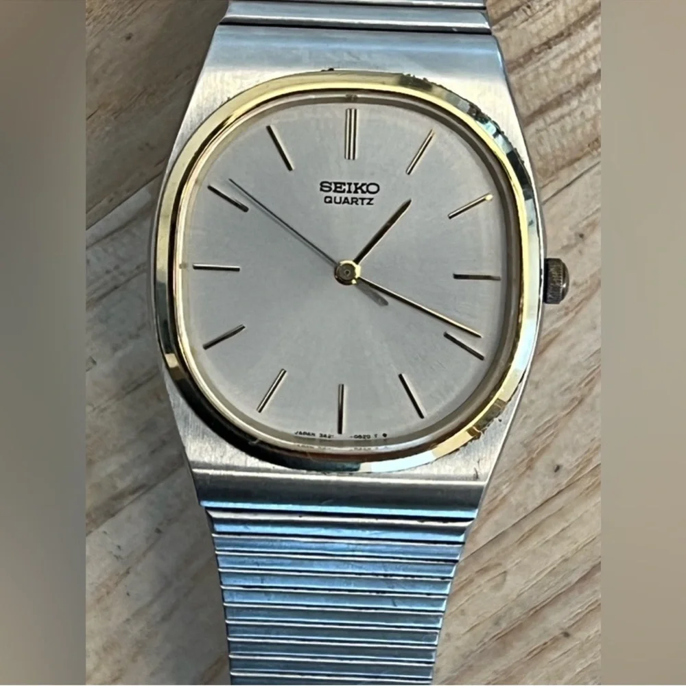 Seiko Men's Watch Rare Vintage Gold Plated Bezel Stainless Adjustable Bracelet